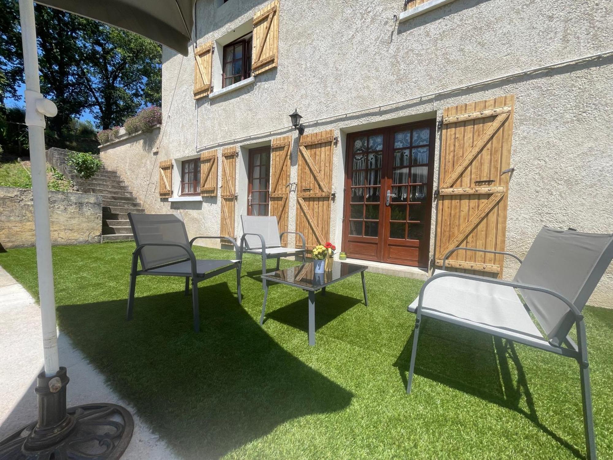 Le Petit Roquet Hotel Saint-Lazare Екстериор снимка